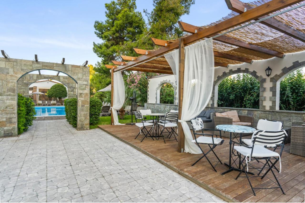 Stefania Hotel Amarynthos Bagian luar foto